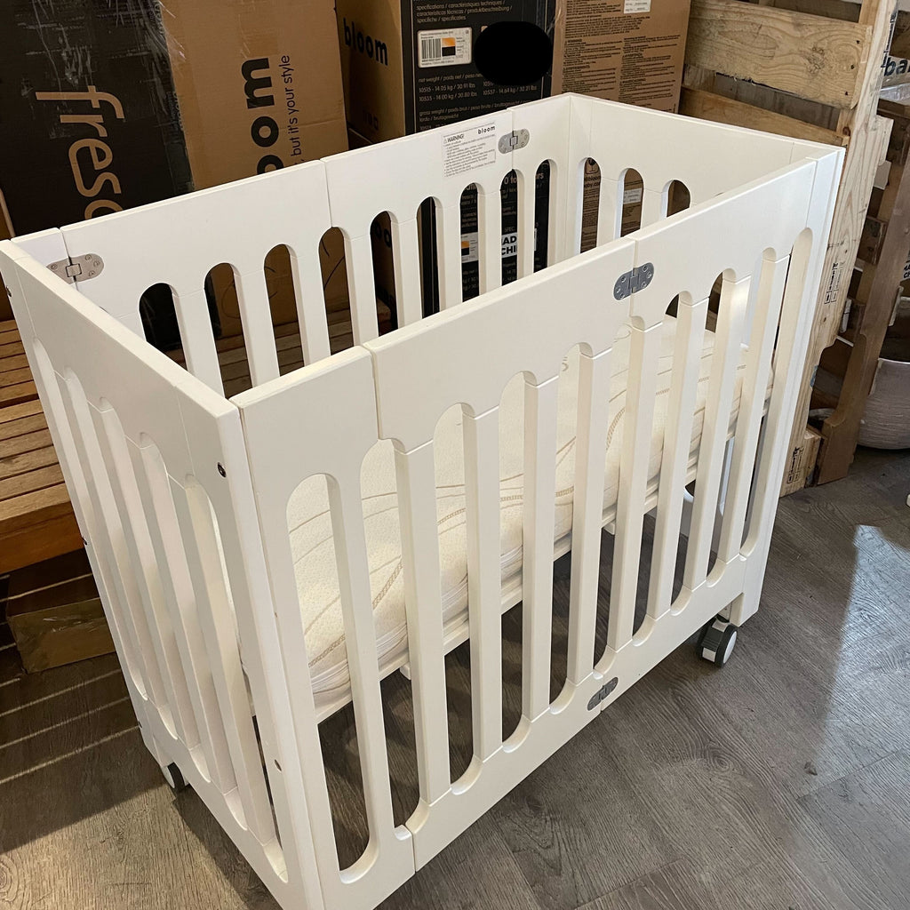 Bloom Mini Cot Alma Mini Crib- White Floor Model Miami PICKUP ONLY
